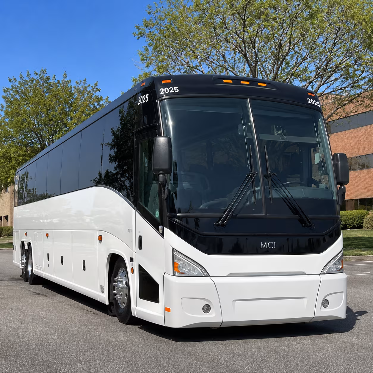 airport shuttle buses for hotels and venues near somerville