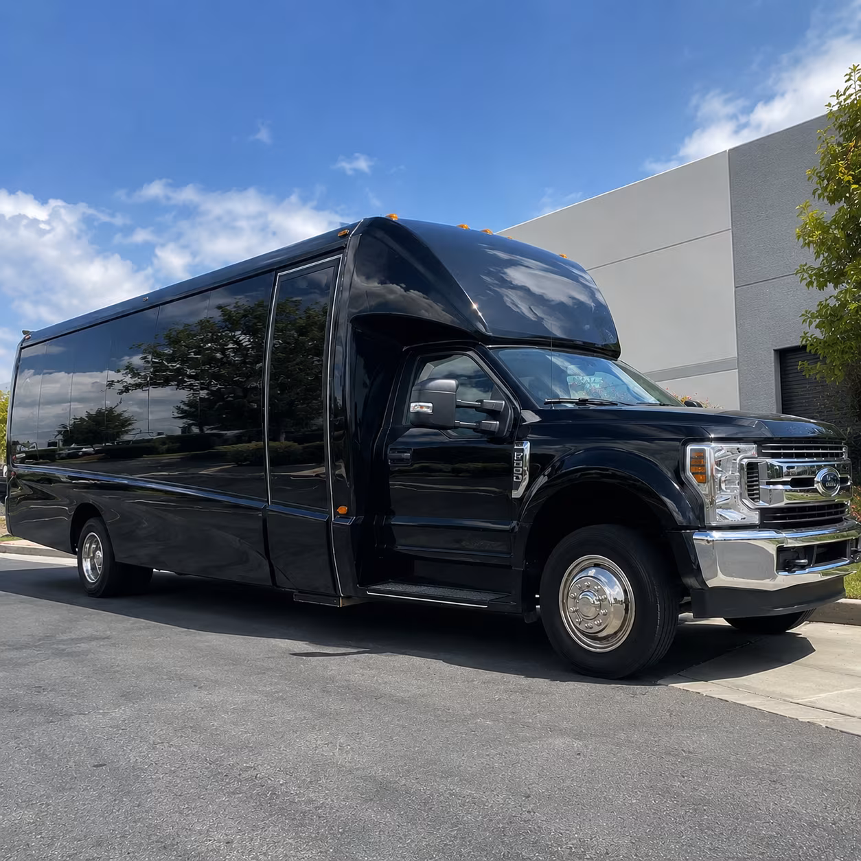 charter buses for somerville college and university campus tours